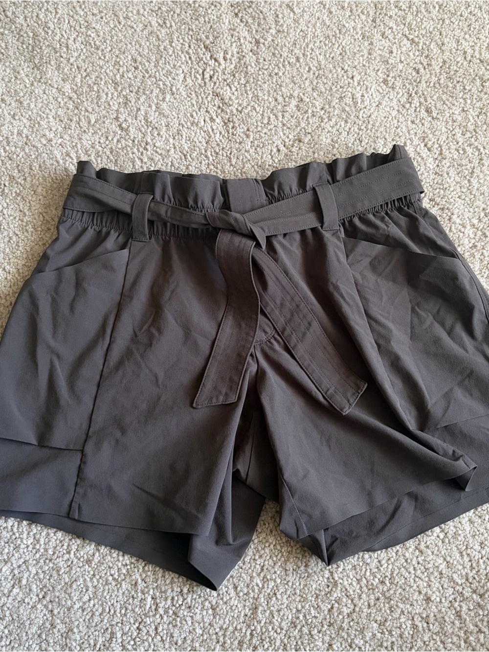ATHLETA Women’s Arbor Skyline Athletic Belted Shorts, Olive, Size 6t Tall